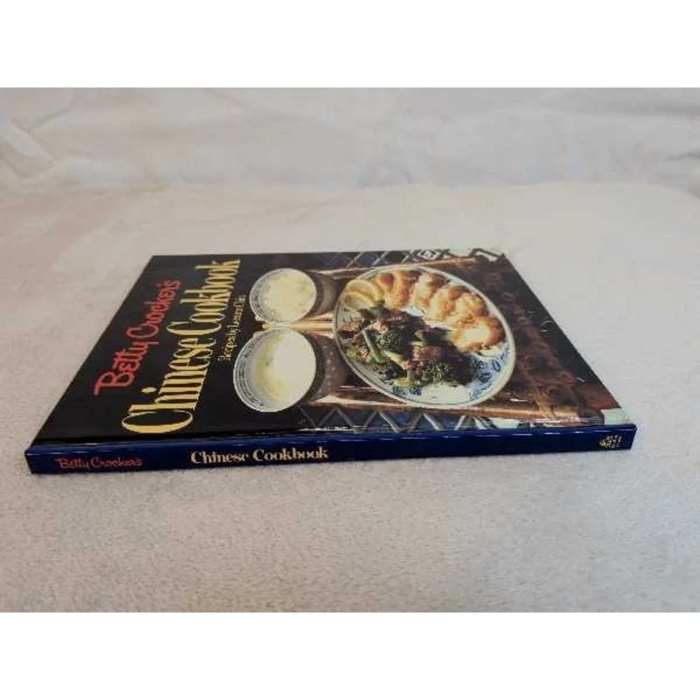 Betty Crocker Chinese Cookbook Recipes by Leeann Chin 1981 Vintage Hardcover
